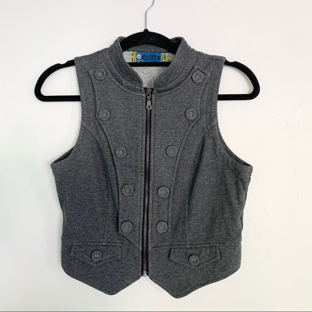 Cirque Twist 21 Gray Fitted Vest Women’s Medium